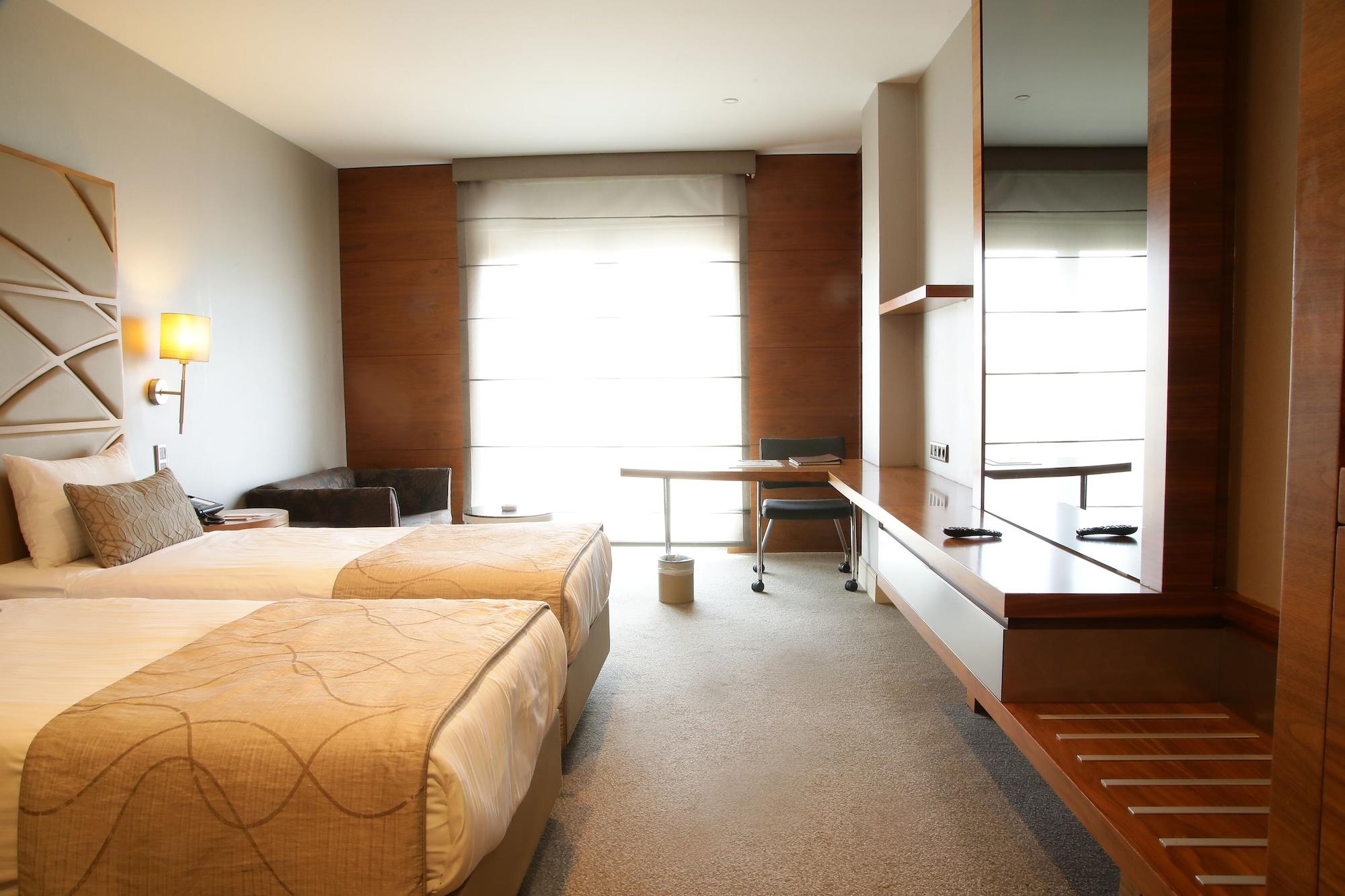 Cevahir Hotel Istanbul Asia Ngoại thất bức ảnh A room at the hotel