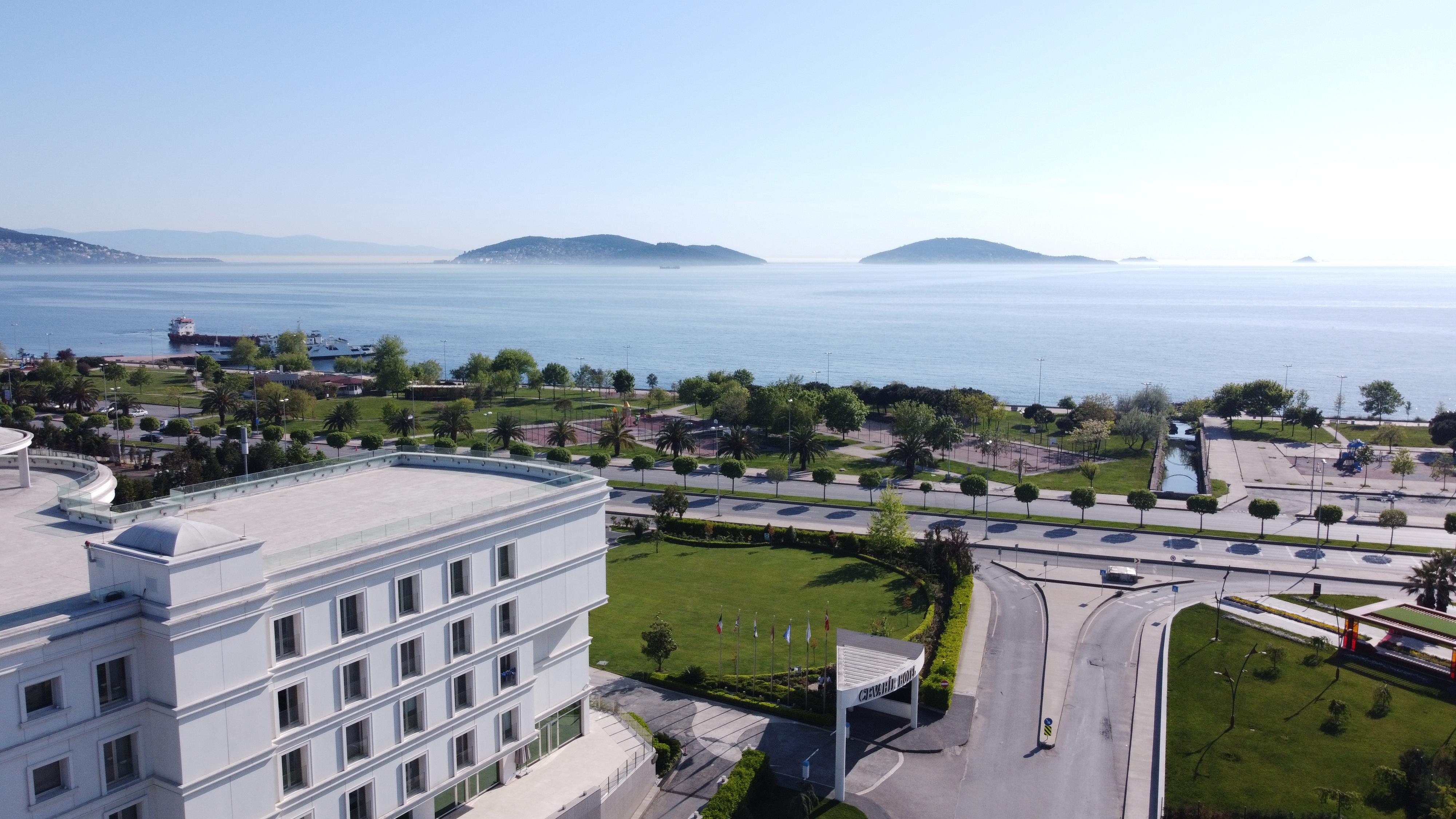 Cevahir Hotel Istanbul Asia Ngoại thất bức ảnh View of the islands of Petalioi from the campus of the University of Patras