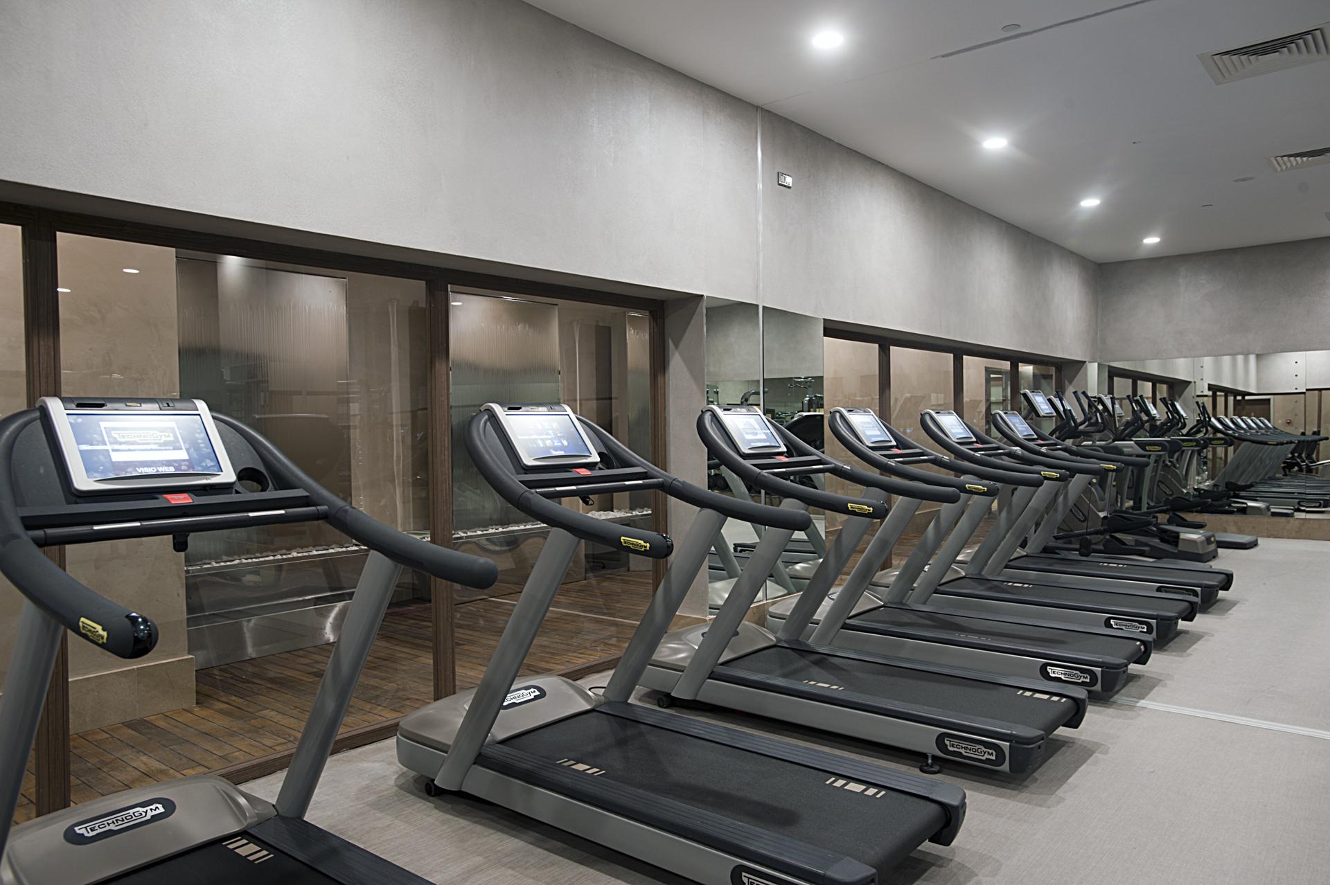 Cevahir Hotel Istanbul Asia Ngoại thất bức ảnh Treadmills in a gym